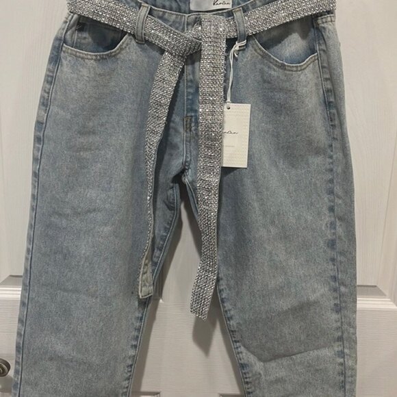 Kancan tapered light wash denim jeans with sparkle belt NWT - Picture 2 of 12